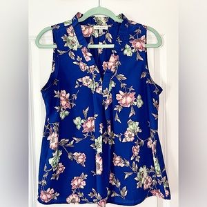 Women’s Skies Are Blue Floral Blouse | Size Medium